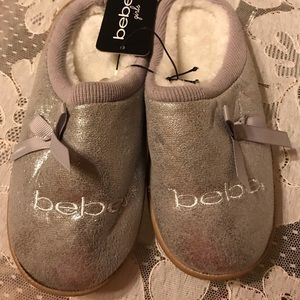BeBe Girls sz M slippers 13/1